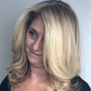 Meet your Posher, Debi